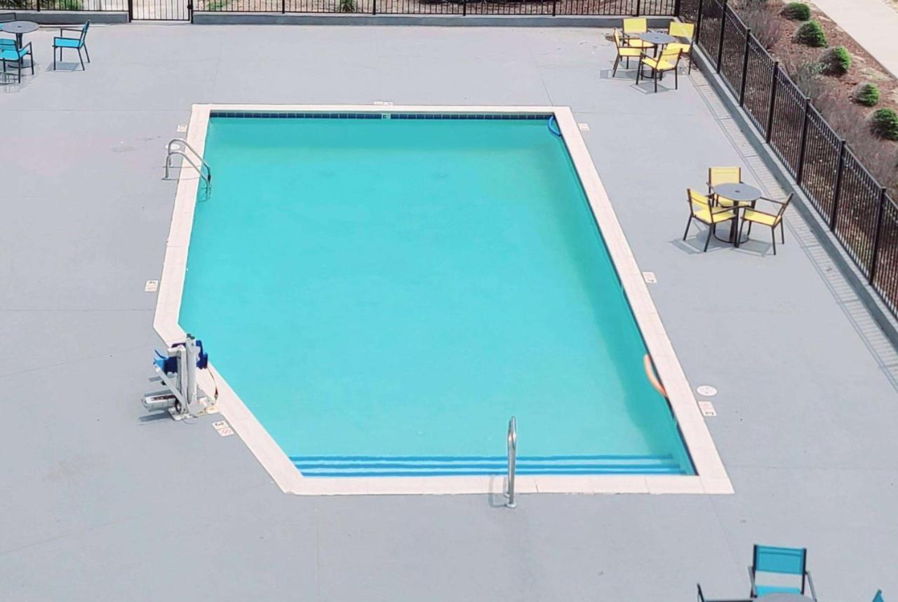 Ocean Reef Suites Kill Devil Hills Exterior photo