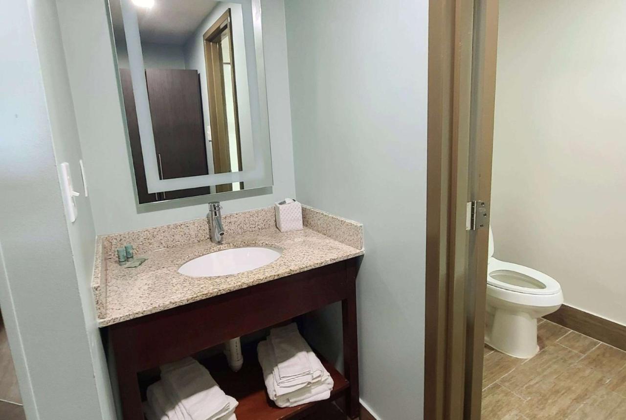 Ocean Reef Suites Kill Devil Hills Exterior photo
