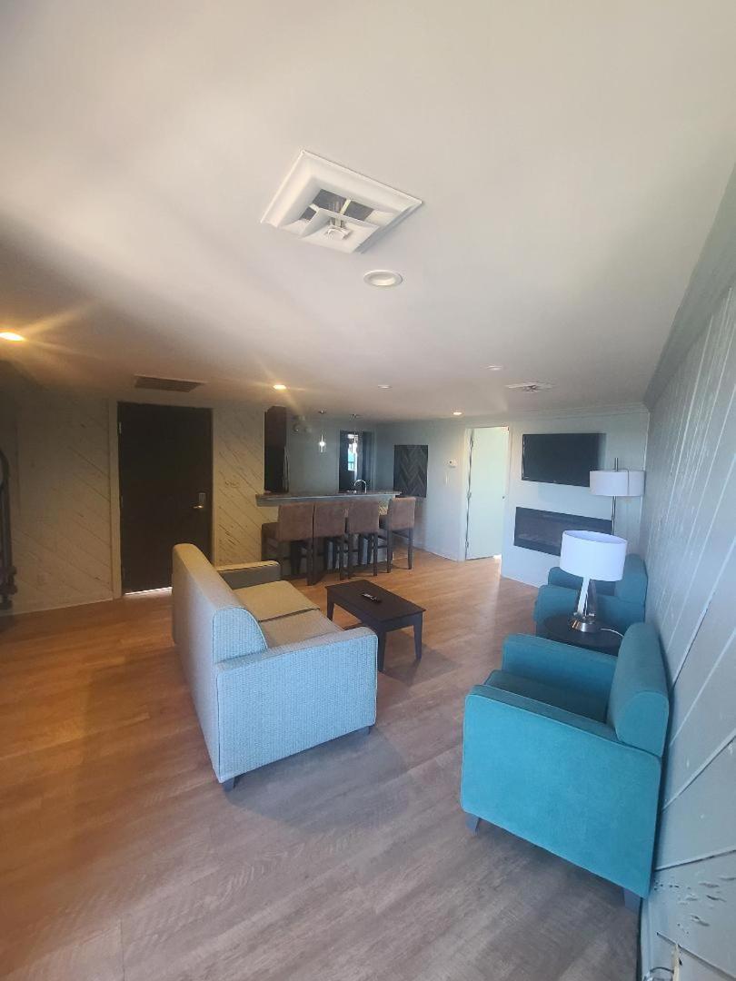 Ocean Reef Suites Kill Devil Hills Room photo